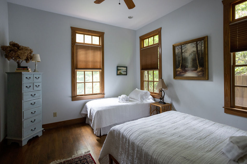 Sun Trail Room- Elohee, GA