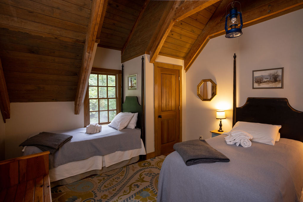 Woodland Room (2 Twin Beds) - Elohee, Georgia