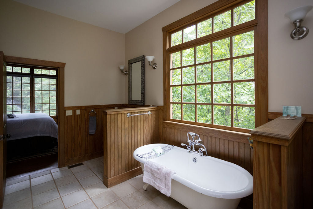 Private King Ensuite- Elohee, Georgia