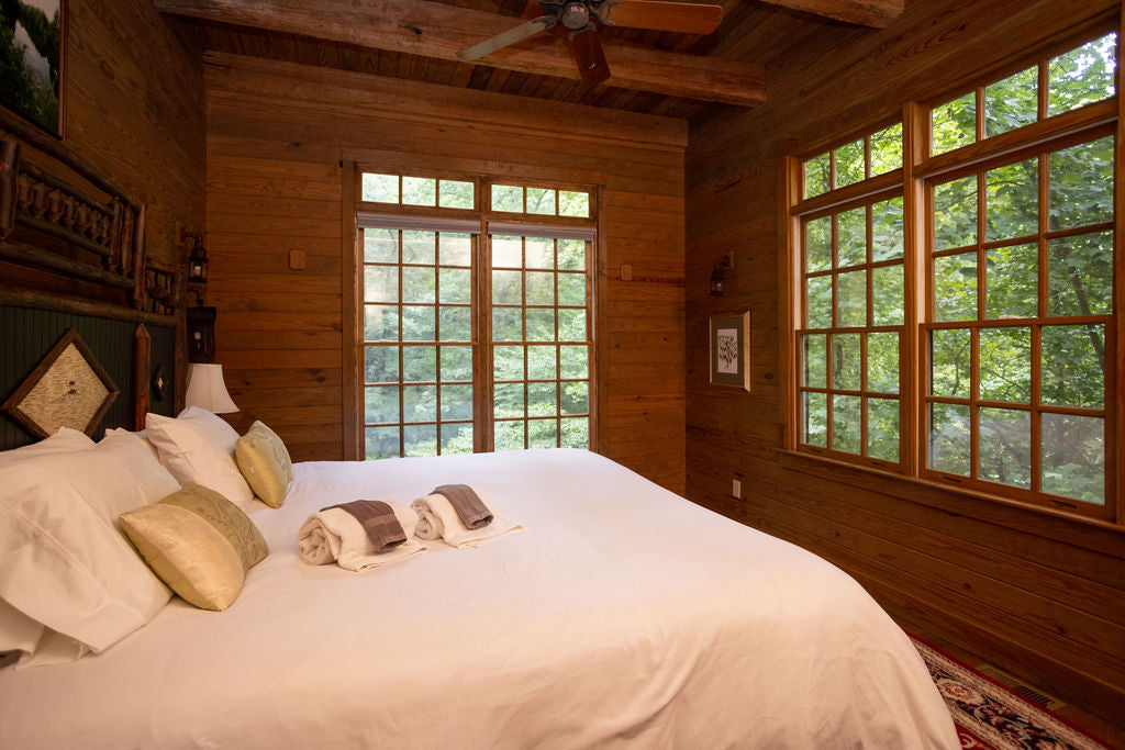 Private King Ensuite- Elohee, Georgia
